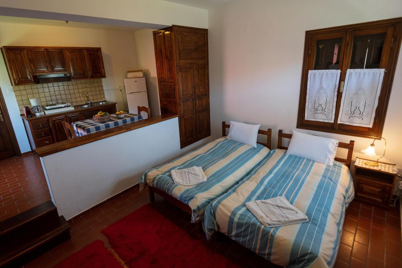 Zmas Studios Khórto Bagian luar foto
