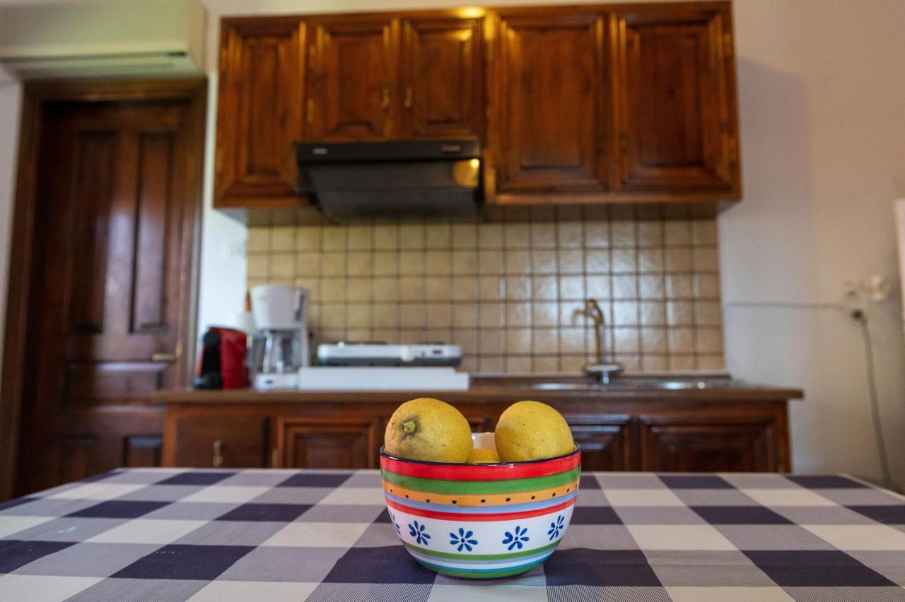 Zmas Studios Khórto Bagian luar foto